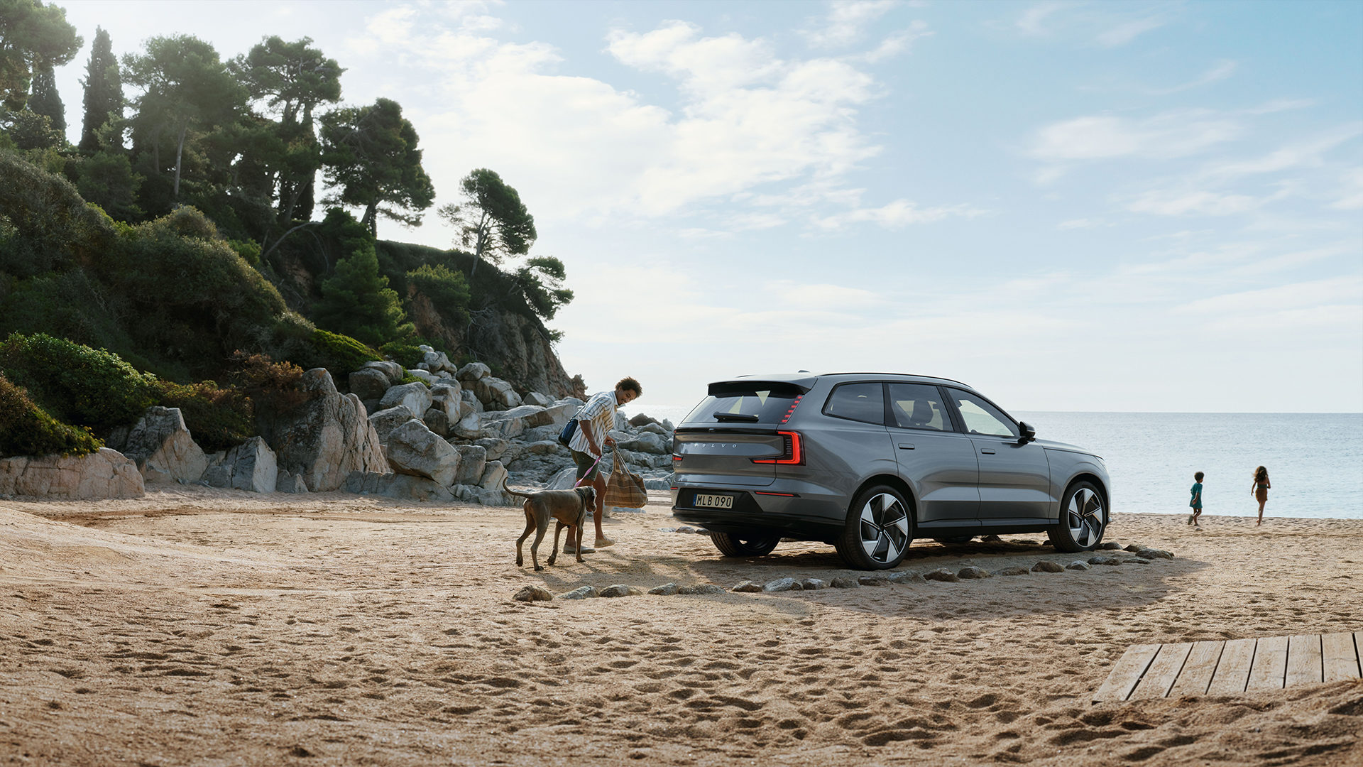 Volvo EX90 na plaży
